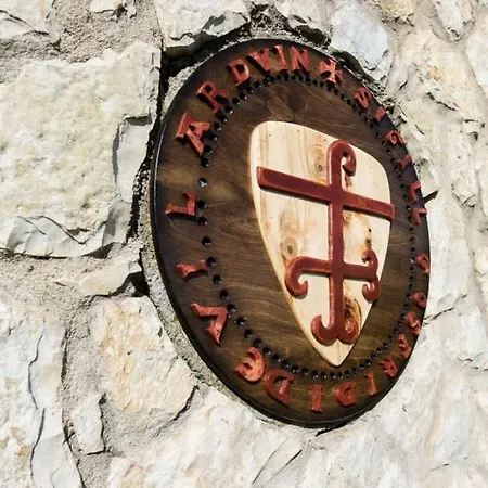 Petra Thea Καρύταινα