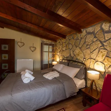 Petra Thea * Karítaina