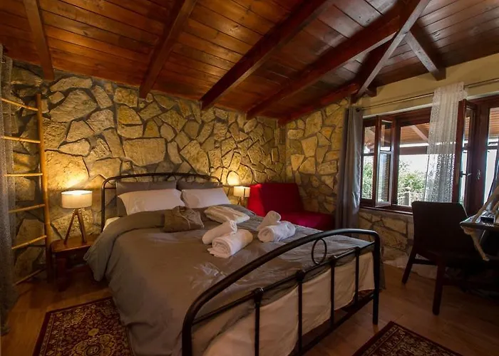 Petra Thea * Karítaina